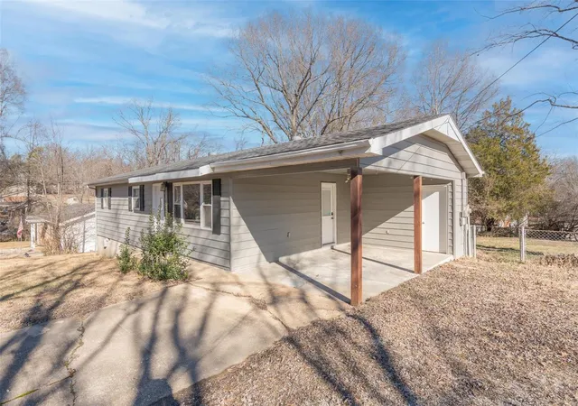 Photo 2 of Single family home for sale at 2918 Craven Rd, Poplar Bluff, MO 63901 | MLS# 25002882 | Listing updated on 2025-01-20