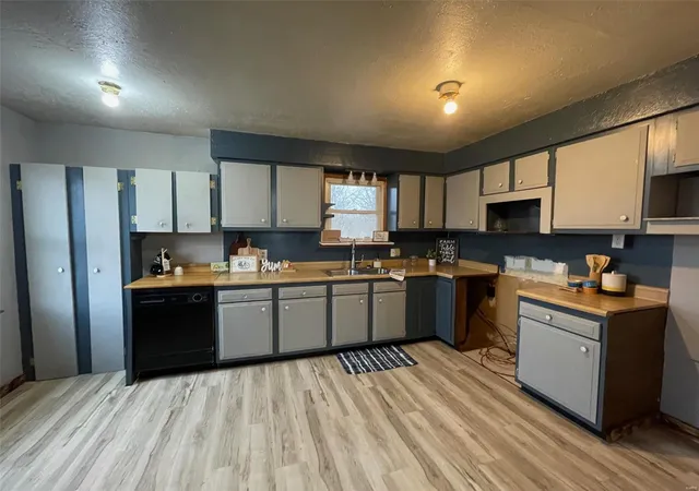 Photo 2 of Single family home for sale at 101 Rock St, Marble Hill, MO 63764 | MLS# 25002903 | Listing updated on 2025-01-20