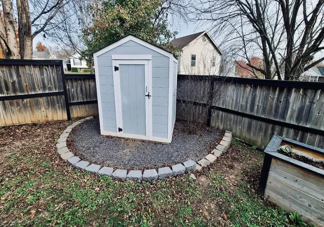 Photo 2 of Single family home for sale at 208 Forest Path Dr, Saint Peters, MO 63376 | MLS# 25003003 | Listing updated on 2025-03-14