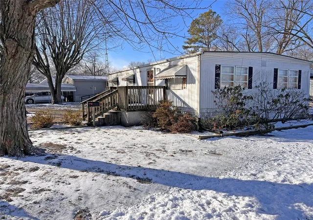Photo 2 of Single family home for sale at 802 S Borders Ave, Marissa, IL 62257 | MLS# 25003138 | Listing updated on 2025-01-22