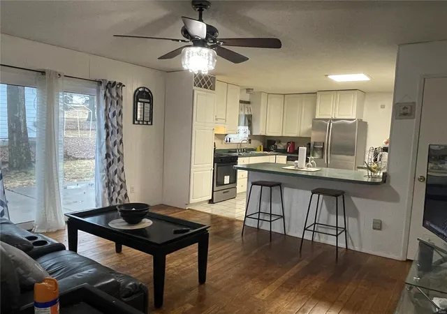 Photo 3 of Single family home for sale at 1146 Foxlair Dr, Saint Louis, MO 63137 | MLS# 25003164 | Listing updated on 2025-03-15