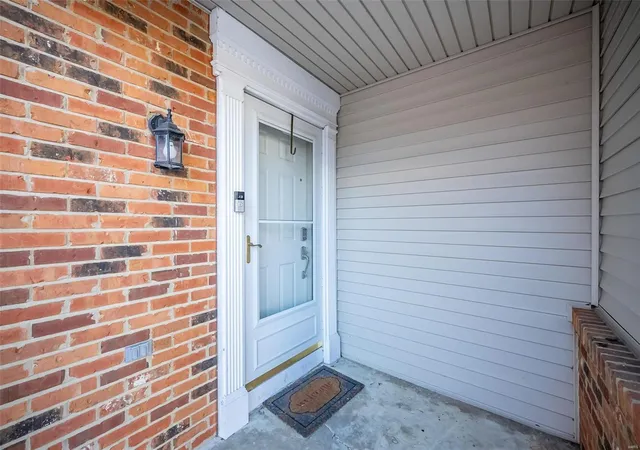 Photo 4 of Townhouse for sale at 1377 Deerfield Ests Dr, O Fallon, MO 63366 | MLS# 25003256 | Listing updated on 2025-01-22
