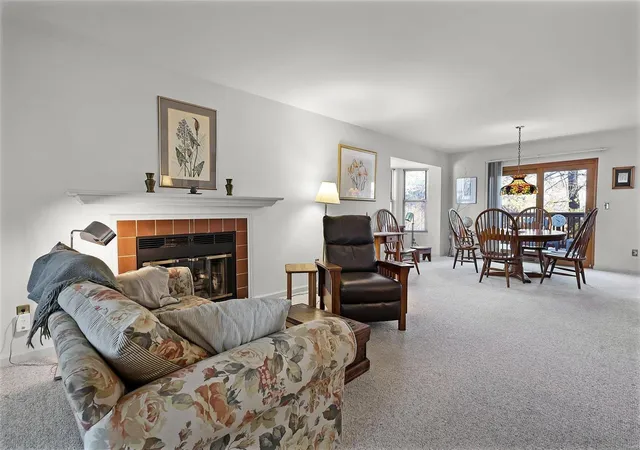 Photo 2 of Townhouse for sale at 5715 Westminster Pl, Saint Louis, MO 63112 | MLS# 25003258 | Listing updated on 2025-01-23
