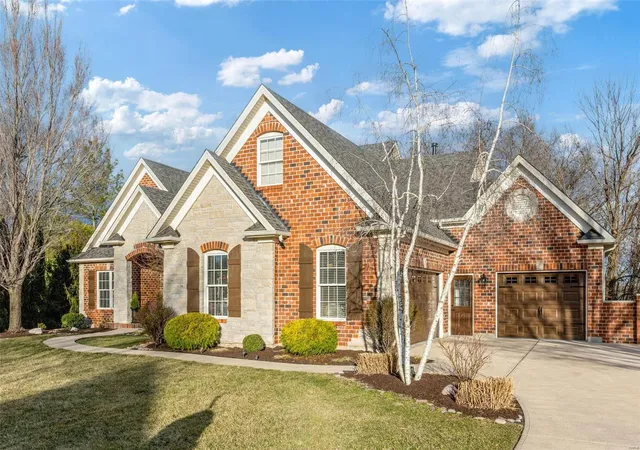 Photo 3 of Sale Pending at 4038 Austin Dr, Saint Charles, MO 63304 | MLS# 25003289 | Listing updated on 2025-03-10
