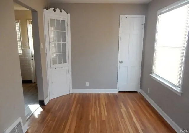 Photo 3 of Single family home for sale at 1120 Grenshaw Dr, Saint Louis, MO 63137 | MLS# 25003319 | Listing updated on 2025-03-18