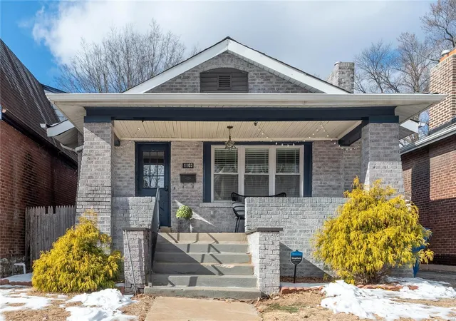 Photo 1 of Single family home for sale at 1103 Blendon Pl, Saint Louis, MO 63117 | MLS# 25003373 | Listing updated on 2025-01-28