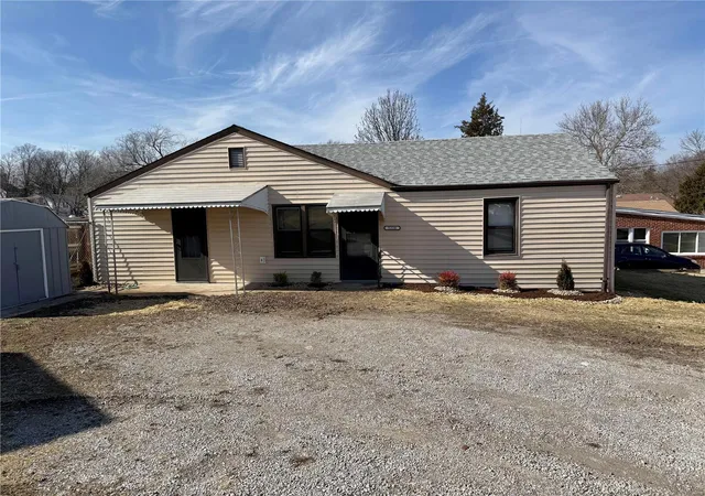 Photo 1 of Single family home for sale at 5220 Lakewood Ave, Saint Louis, MO 63123 | MLS# 25003384 | Listing updated on 2025-03-12