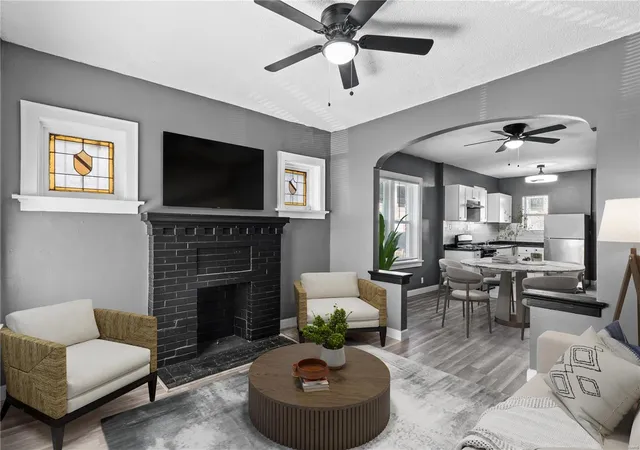 Photo 2 of Sale Pending at 4907 Palm St, Saint Louis, MO 63115 | MLS# 25003416 | Listing updated on 2025-03-18