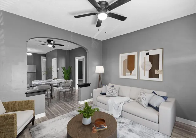 Photo 3 of Sale Pending at 4907 Palm St, Saint Louis, MO 63115 | MLS# 25003416 | Listing updated on 2025-03-18