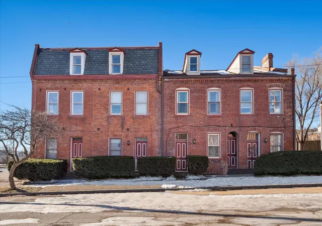 Listing Photo 2 - Condo for sale in building located at 704 Soulard St, Saint Louis, MO 63104 - Unit #704