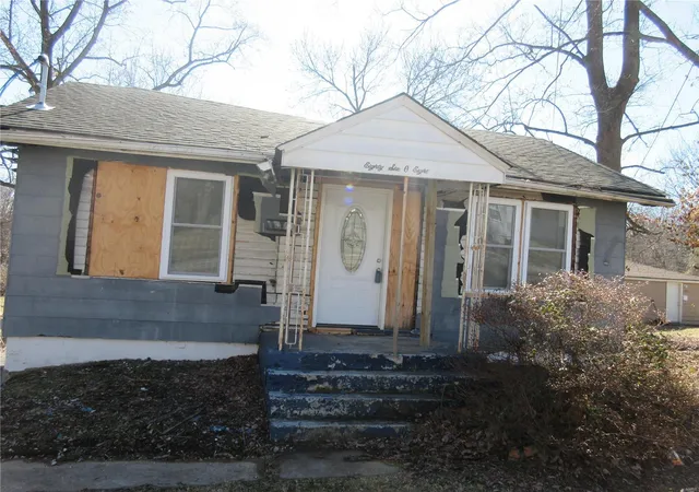 Photo 1 of Single family home for sale at 8608 Betty Lee Ave, Saint Louis, MO 63114 | MLS# 25003544 | Listing updated on 2025-03-05