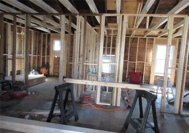 Photo 3 of Single family home for sale at 8608 Betty Lee Ave, Saint Louis, MO 63114 | MLS# 25003544 | Listing updated on 2025-03-05