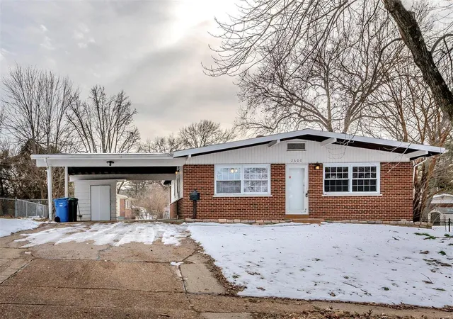 Photo 1 of Single family home for sale at 2600 Belair Terr, Florissant, MO 63033 | MLS# 25003570 | Listing updated on 2025-01-23