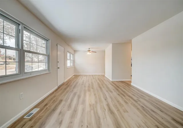 Photo 3 of Single family home for sale at 2600 Belair Terr, Florissant, MO 63033 | MLS# 25003570 | Listing updated on 2025-01-23