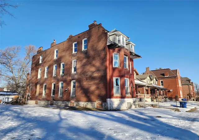 Photo 2 of Single family home for sale at 3027 Rauschenbach Ave, Saint Louis, MO 63107 | MLS# 25003591 | Listing updated on 2025-01-27