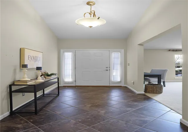 Photo 2 of Condo for sale at 601 Paddington Hl Dr, Chesterfield, MO 63017 | MLS# 25003635 | Listing updated on 2025-03-07