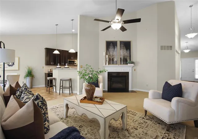 Photo 3 of Condo for sale at 601 Paddington Hl Dr, Chesterfield, MO 63017 | MLS# 25003635 | Listing updated on 2025-03-07