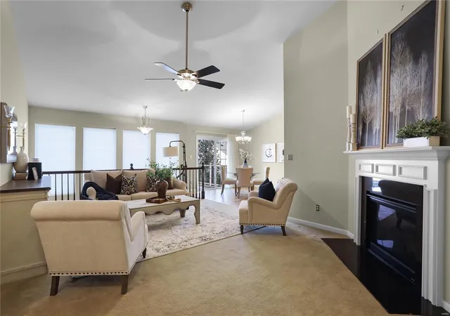 Photo 4 of Condo for sale at 601 Paddington Hl Dr, Chesterfield, MO 63017 | MLS# 25003635 | Listing updated on 2025-03-07