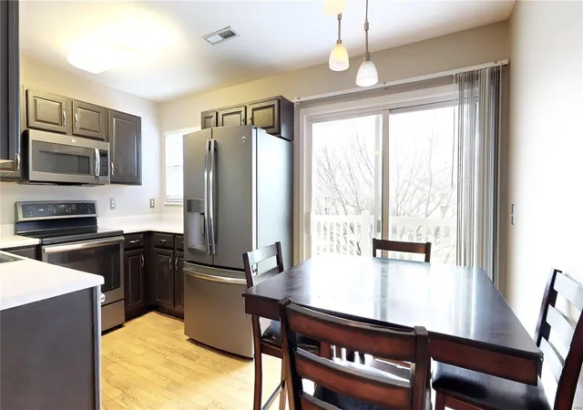 Photo 4 of Condo for sale at 470 Benton Dr #L, Saint Peters, MO 63376 | MLS# 25003641 | Listing updated on 2025-02-20