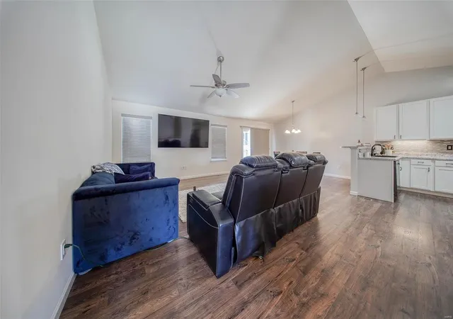 Photo 2 of Single family home for sale at 804 Hazy Hills Dr, Lake Saint Louis, MO 63367 | MLS# 25003645 | Listing updated on 2025-01-28