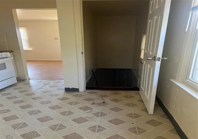 Photo 2 of Single family home for sale at 4026 Belfore Dr, Saint Louis, MO 63121 | MLS# 25003710 | Listing updated on 2025-01-23