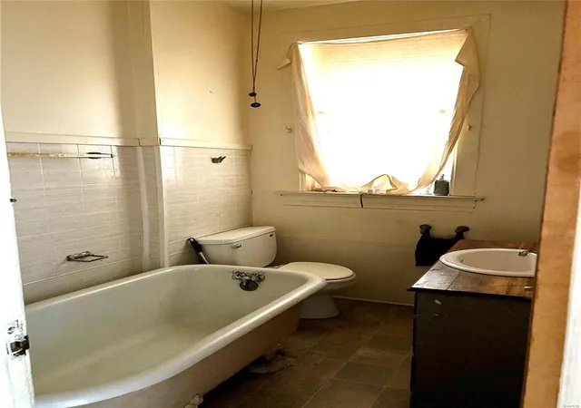 Photo 4 of Multi family home for sale at 4746 Saint Louis Ave, Saint Louis, MO 63115 | MLS# 25003718 | Listing updated on 2025-01-24