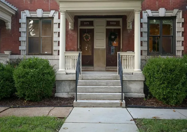 Photo 2 of Townhouse for sale at 5169 Waterman Blvd, Saint Louis, MO 63108 | MLS# 25003795 | Listing updated on 2025-02-13