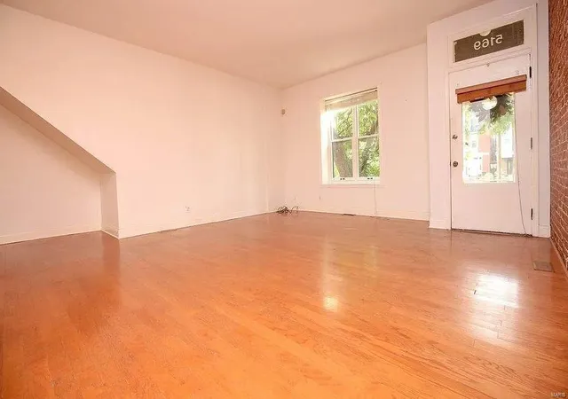 Photo 3 of Townhouse for sale at 5169 Waterman Blvd, Saint Louis, MO 63108 | MLS# 25003795 | Listing updated on 2025-02-13
