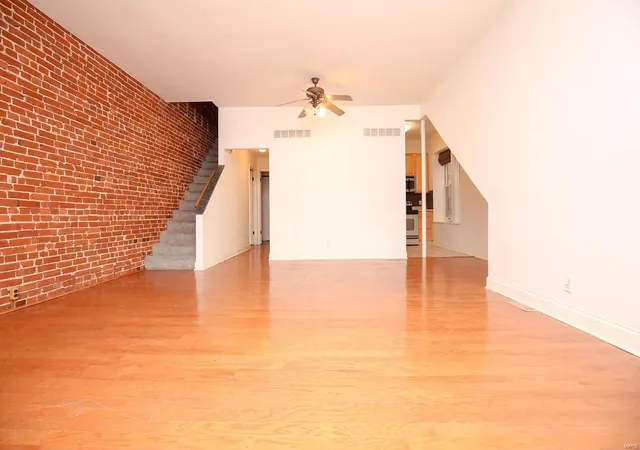 Photo 4 of Townhouse for sale at 5169 Waterman Blvd, Saint Louis, MO 63108 | MLS# 25003795 | Listing updated on 2025-02-13
