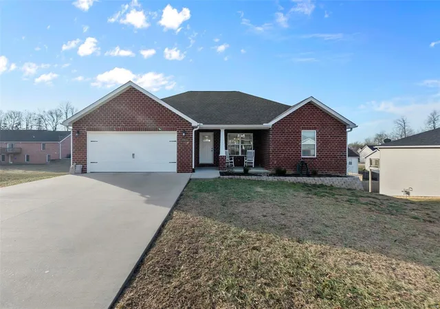 Photo 1 of Single family home for sale at 2843 Mansfield Pl, Jackson, MO 63755 | MLS# 25003862 | Listing updated on 2025-01-24