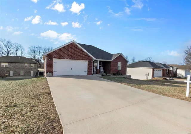 Photo 2 of Single family home for sale at 2843 Mansfield Pl, Jackson, MO 63755 | MLS# 25003862 | Listing updated on 2025-01-24