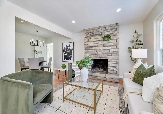 Photo 2 of Single family home for sale at 8634 Mayflower Ct, Saint Louis, MO 63132 | MLS# 25004009 | Listing updated on 2025-03-19