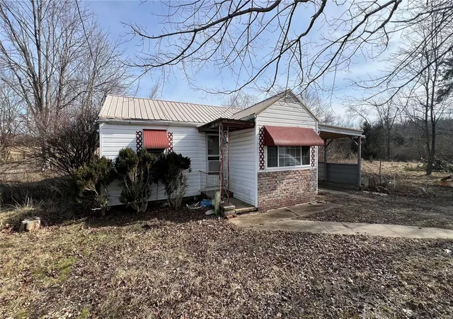 Photo 7 of Single family home for sale at 1113 Willow St, Fredericktown, MO 63645 | MLS# 25004016 | Listing updated on 2025-01-26