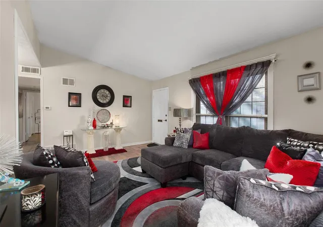 Listing Photo 4 - Condo for sale in building located at 2438 Forest Shadows Dr, Saint Louis, MO 63136