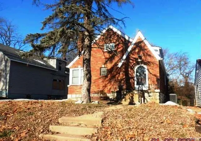 Photo 1 of Single family home for sale at 7205 Emma Ave, Saint Louis, MO 63136 | MLS# 25004074 | Listing updated on 2025-03-28