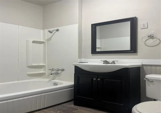 Photo 4 of Single family home for sale at 6603 Etzel Ave, Saint Louis, MO 63130 | MLS# 25004100 | Listing updated on 2025-03-19