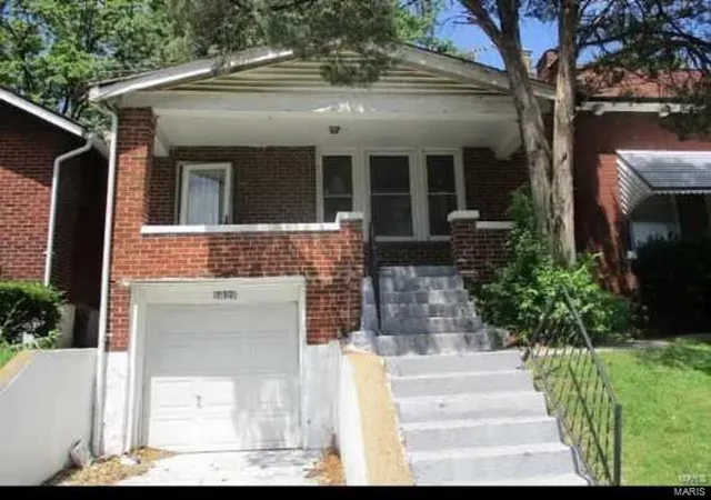 Photo 1 of Single family home for sale at 2829 Abner Pl, Saint Louis, MO 63120 | MLS# 25004129 | Listing updated on 2025-01-27