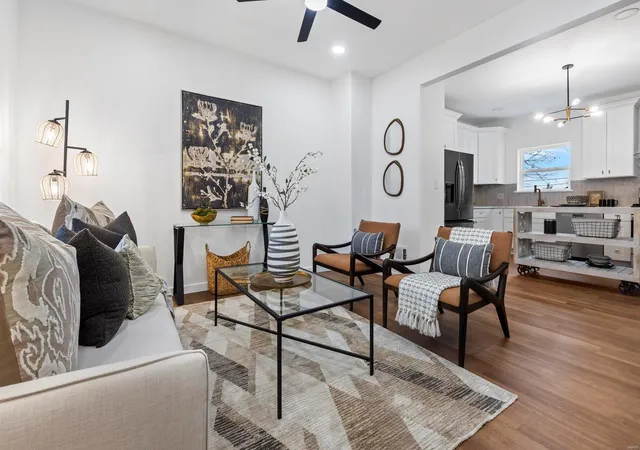 Photo 2 of Single family home for sale at 6634 Chamberlain Ave, Saint Louis, MO 63130 | MLS# 25004224 | Listing updated on 2025-03-17