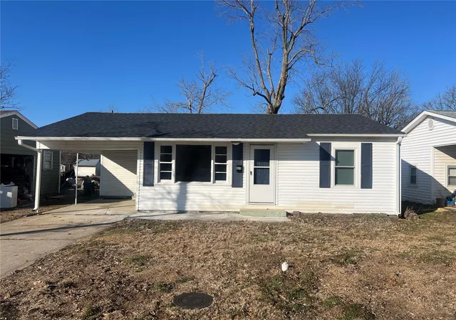 Photo 2 of Single family home for sale at 905 N Mulberry, Dexter, MO 63841 | MLS# 25004274 | Listing updated on 2025-01-27