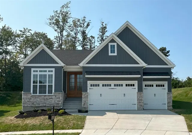 Photo 1 of Single family home for sale at 4919 Butler Hl Rd, Saint Louis, MO 63128 | MLS# 25004354 | Listing updated on 2025-01-31