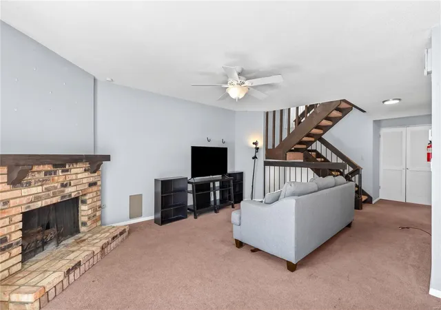 Photo 2 of Condo for sale at 858 Lionsgate Dr, Saint Louis, MO 63130 | MLS# 25004368 | Listing updated on 2025-03-17