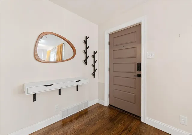 Photo 4 of Single family home for sale at 8662 Spoon Dr, Saint Louis, MO 63132 | MLS# 25004407 | Listing updated on 2025-03-03