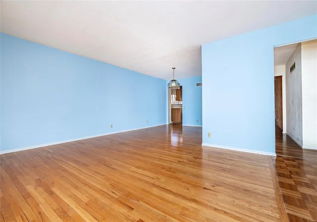 Photo 3 of Single family home for sale at 4244 Berrywick Terr, Saint Louis, MO 63128 | MLS# 25004428 | Listing updated on 2025-01-30