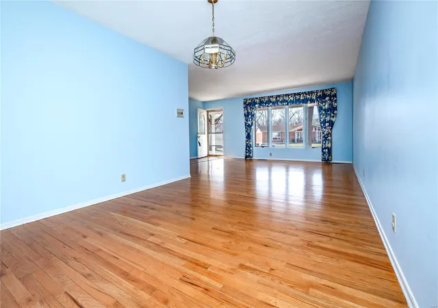 Photo 3 of Single family home for sale at 4244 Berrywick Terr, Saint Louis, MO 63128 | MLS# 25004428 | Listing updated on 2025-01-30