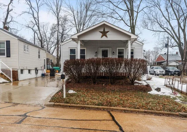 Photo 1 of Single family home for sale at 441 Erber Dr, Saint Louis, MO 63122 | MLS# 25004480 | Listing updated on 2025-02-01
