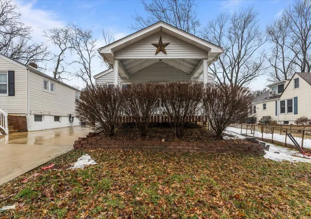 Photo 2 of Single family home for sale at 441 Erber Dr, Saint Louis, MO 63122 | MLS# 25004480 | Listing updated on 2025-02-01