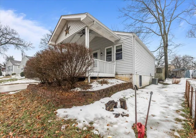 Photo 3 of Single family home for sale at 441 Erber Dr, Saint Louis, MO 63122 | MLS# 25004480 | Listing updated on 2025-02-01