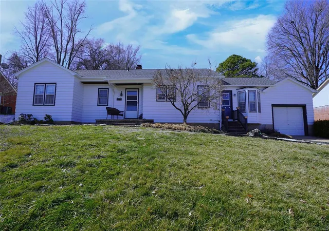 Photo 1 of Single family home for sale at 1014 Jefferson St, Hermann, MO 65041 | MLS# 25004506 | Listing updated on 2025-03-13