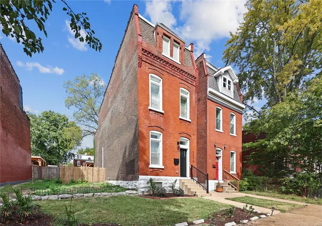 Photo 1 of Single family home for sale at 2225 Mcnair Ave, Saint Louis, MO 63104 | MLS# 25004543 | Listing updated on 2025-03-04