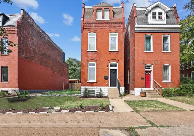 Photo 2 of Single family home for sale at 2225 Mcnair Ave, Saint Louis, MO 63104 | MLS# 25004543 | Listing updated on 2025-03-04